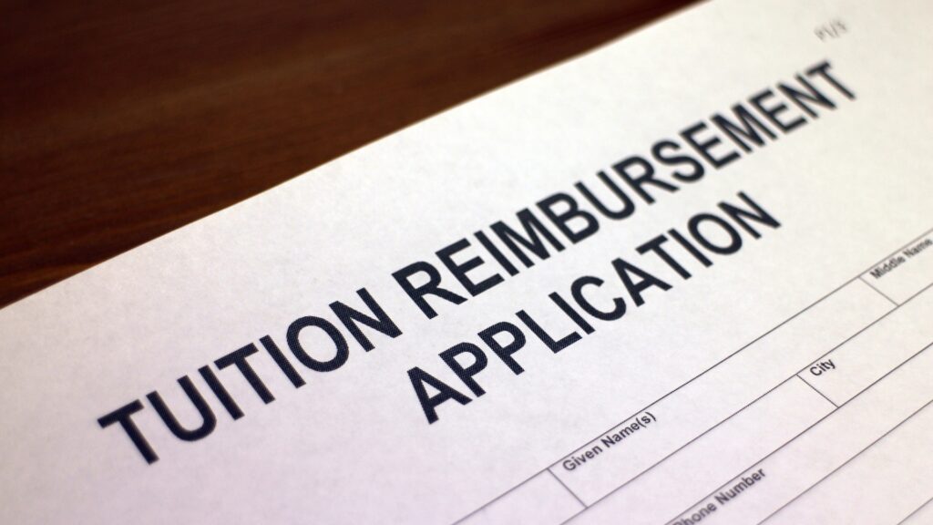 perbedaan cash advance dan reimbursement