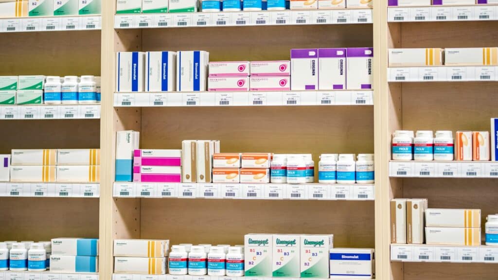 software apotek untuk tracking obat