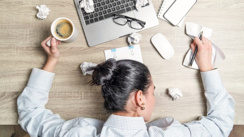 kesalahan dalam perhitungan lembur